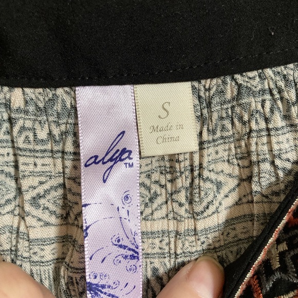 🌞Alya Cream Colored Southwest Embroidered Cropped Sleeveless Tank Blouse #Gr - Picture 2 of 10